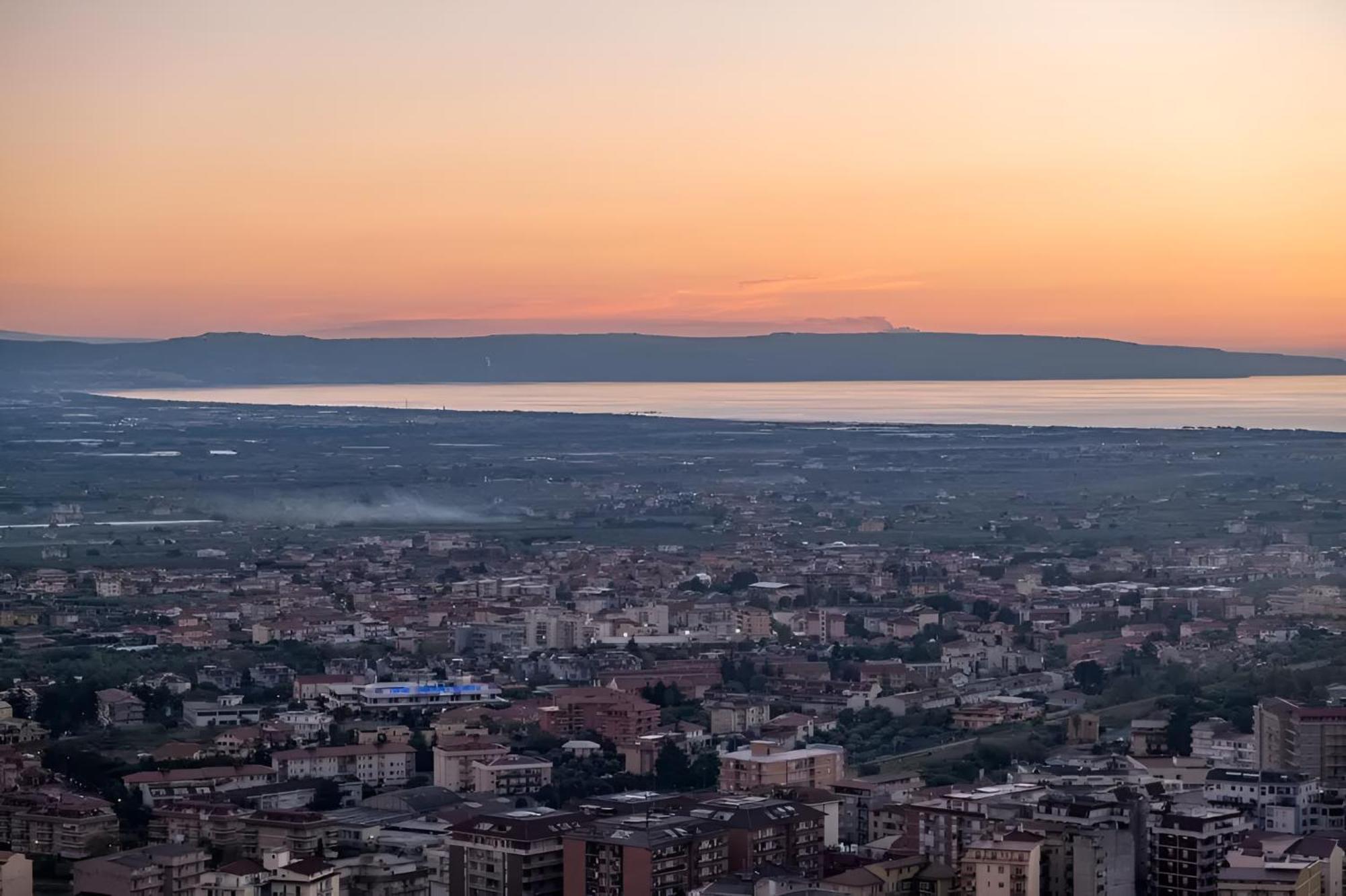 Modern Apt REVENTINO - Le Lincelle, Lamezia SantʼEufemia Lamezia Exterior foto